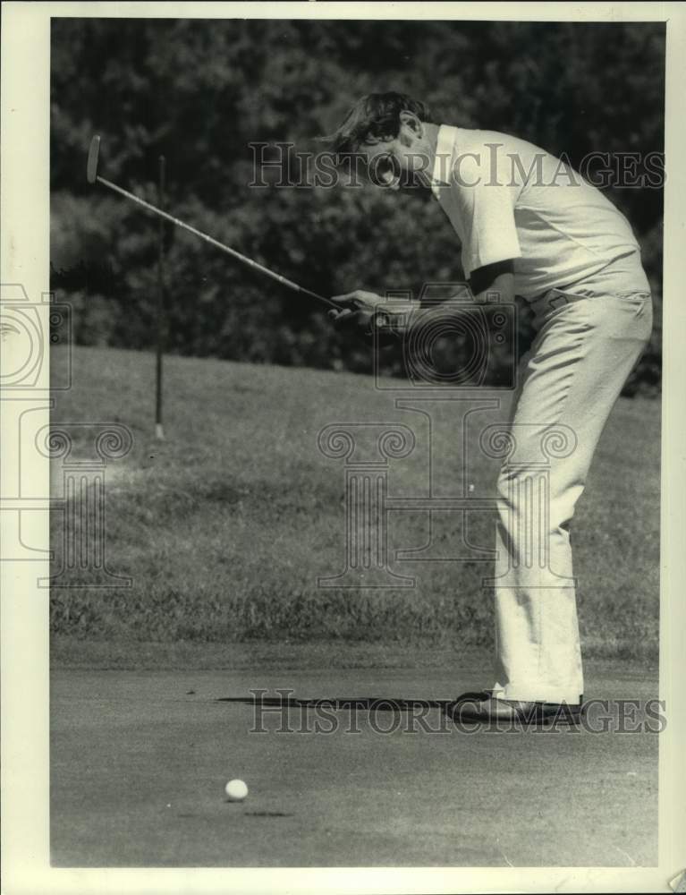 Press Photo Stanford golfer Jim Schouller at Colonie Country Club in New York- Historic Images