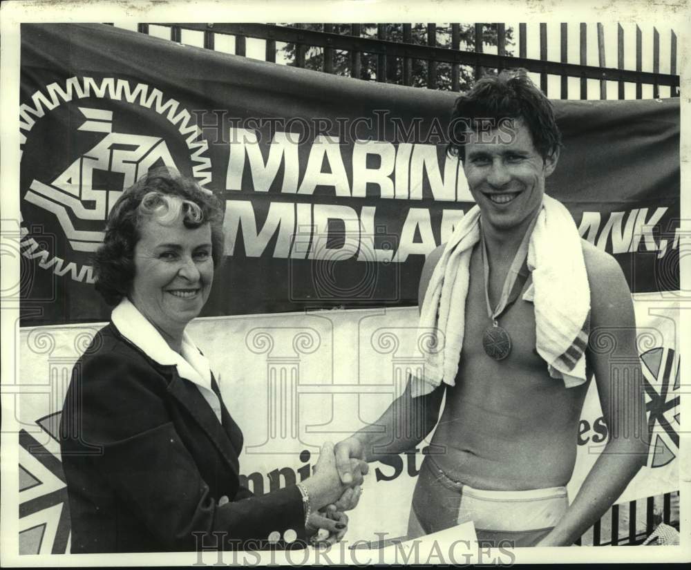 Press Photo Walter Groves wins swimming medal in Empire State Games, New York- Historic Images