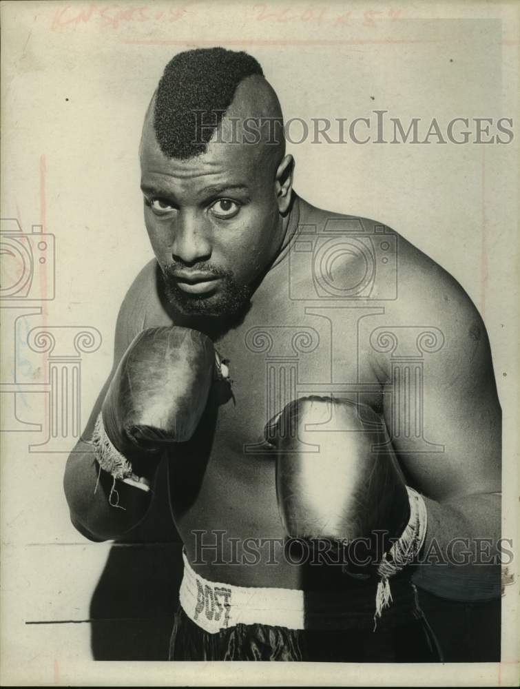 1970 Press Photo Boxer Leroy West poses for photo - tus05656- Historic Images