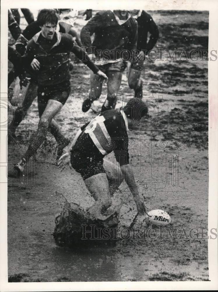 1983 Press Photo Rugby players in action in the mud - tus05927- Historic Images