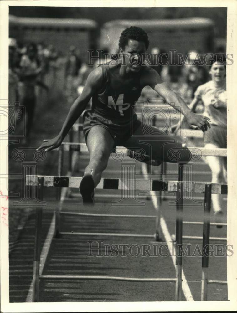 Press Photo Track hurdler Rhonda Phillips in action - tus05931- Historic Images