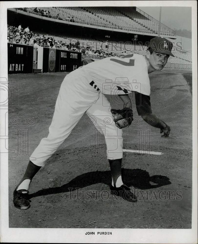 Press Photo Los Angeles Dodgers Baseball Player Poses on Pitching Mound- Historic Images