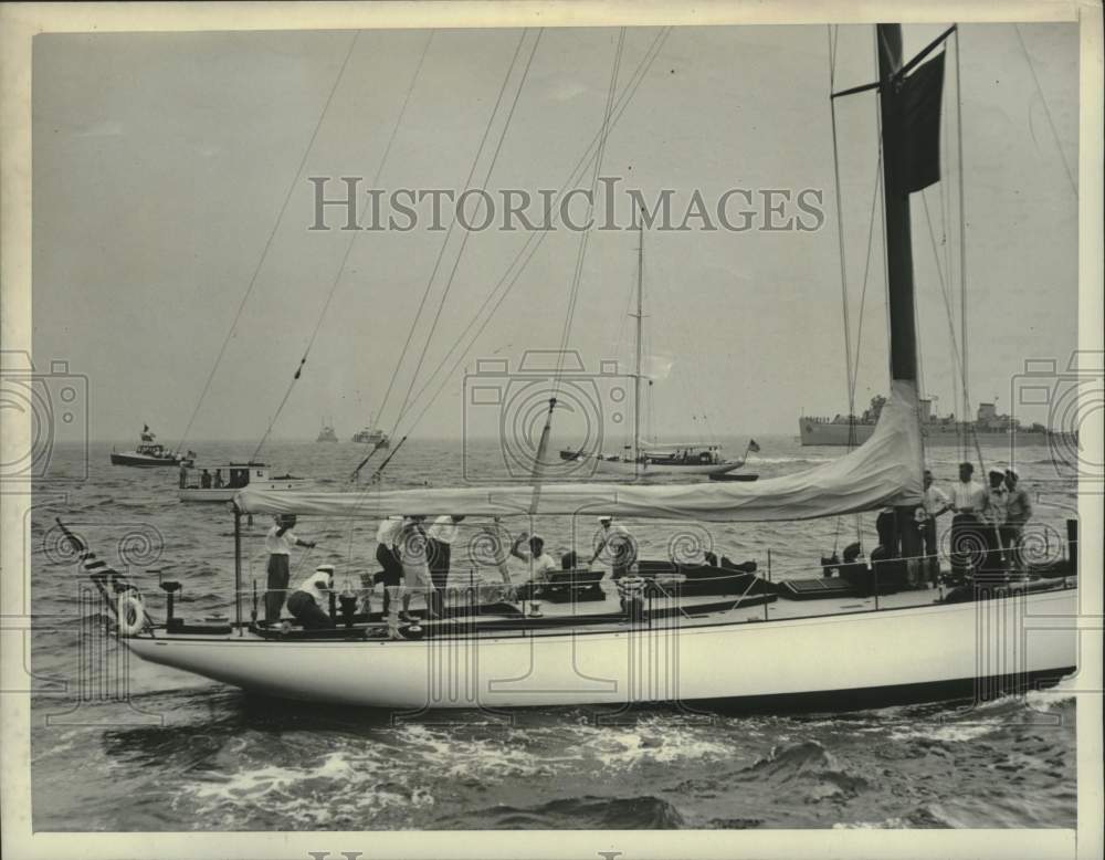 1947 Press Photo Prince Olaf of Norway aboard the yacht "Djinn" in New York- Historic Images