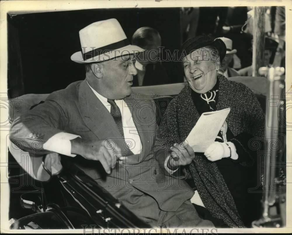 1934 Press Photo President Franklin Roosevelt &amp; Mrs. James Roosevelt in New York