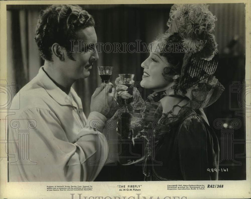 Load image into Gallery viewer, 1962 Press Photo Alan Jones &amp; Jeanette MacDonald star in "The Firefly"
