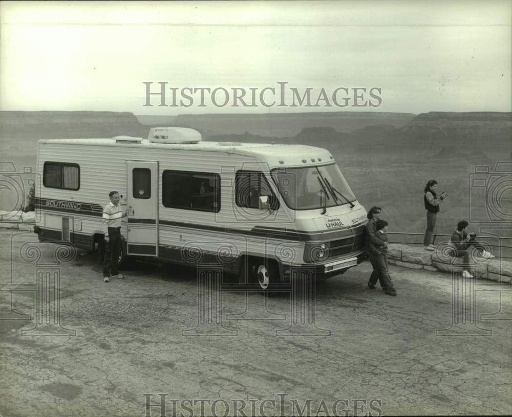 Press Photo 27-foot Class A Southwind recreational vehicle from Fleetwood- Historic Images