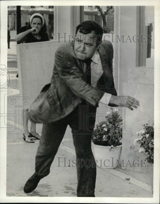 1968 Press Photo Jonathan Winters in 