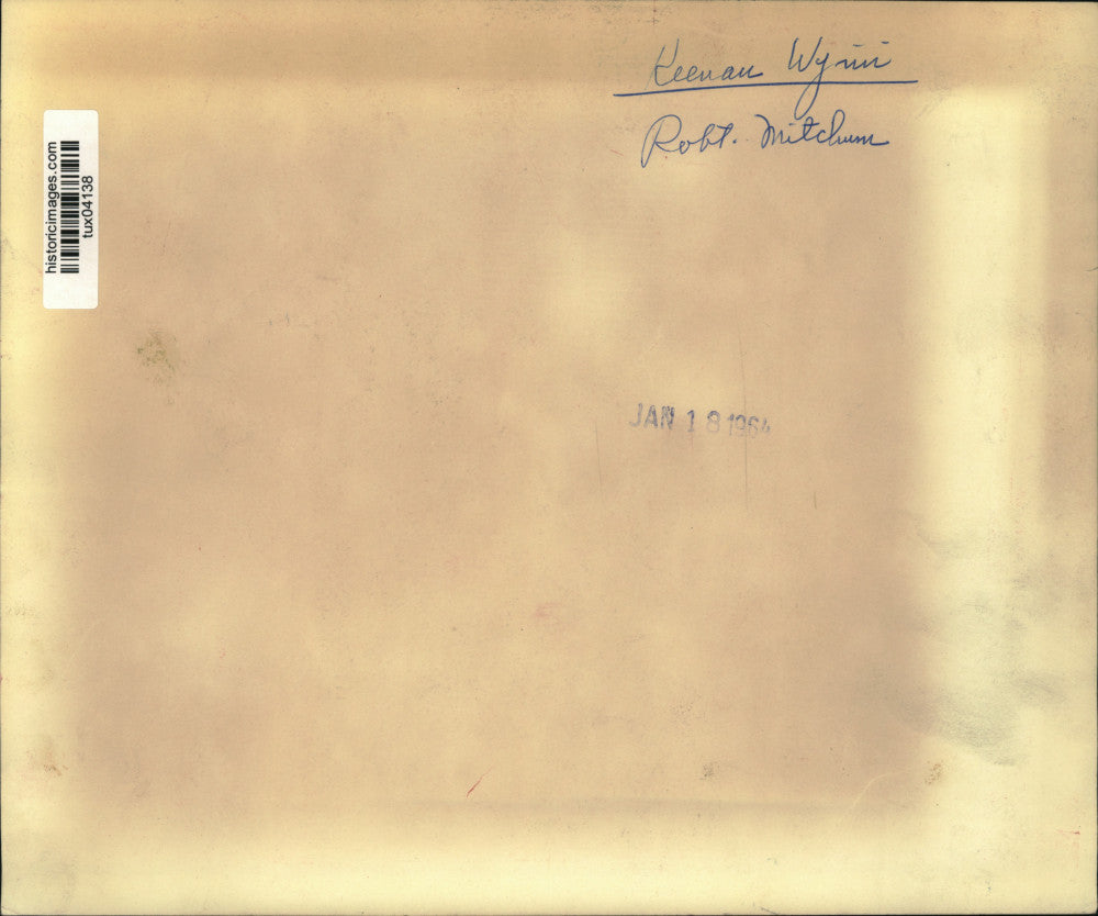 1964 Press Photo Keenan Wynn & Robert Mitchum as military officers in movie