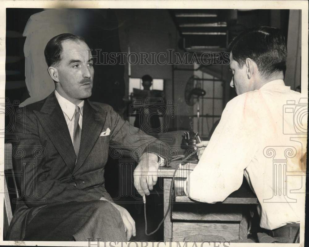 1947 Press Photo Scottish newspaper editor Alan Cameron - tux06711- Historic Images