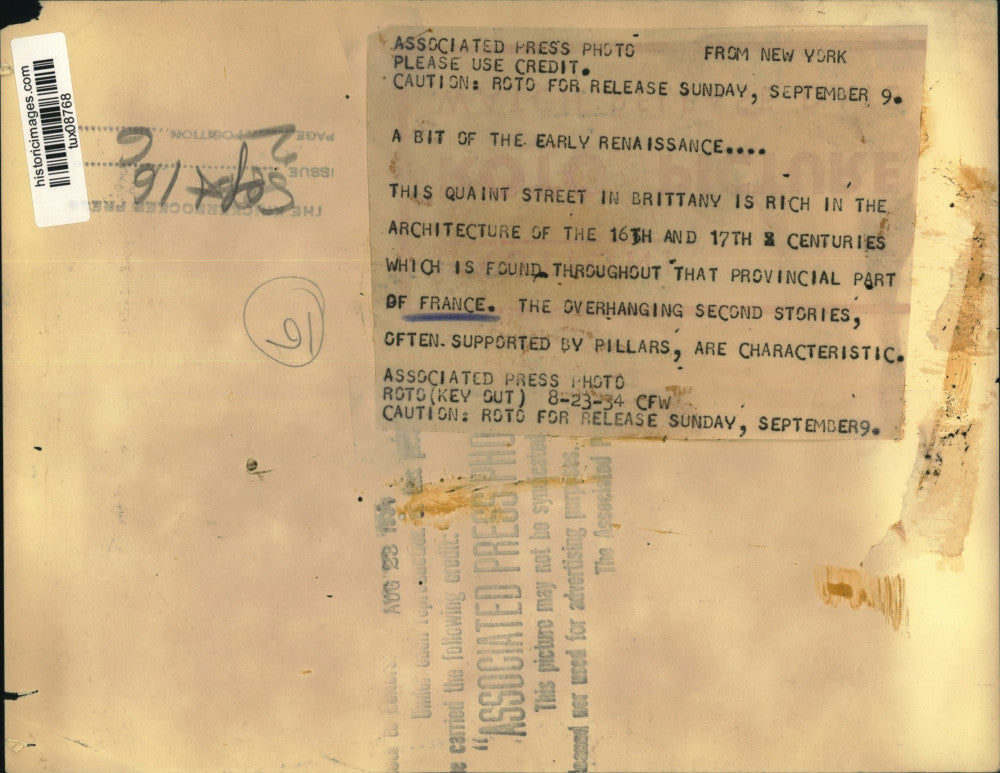 1934 Press Photo A street scene in Brittany, France - tux08768