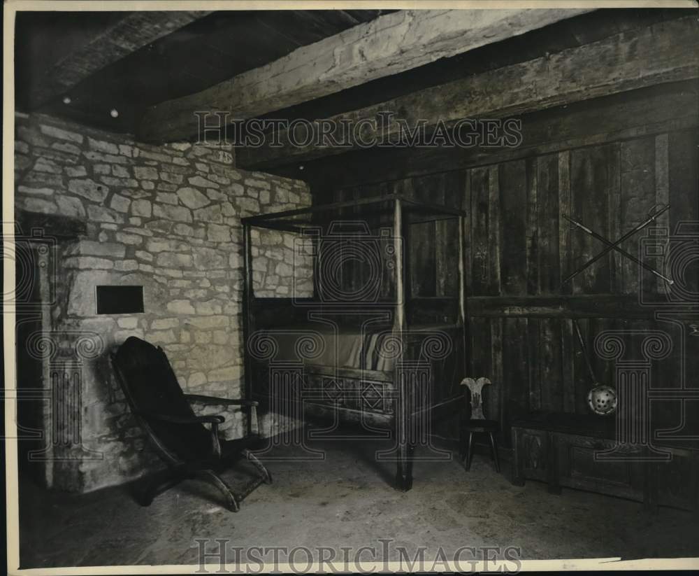 1934 Press Photo Commandant&#39;s room, French Castle, Old Fort Niagara, New York- Historic Images