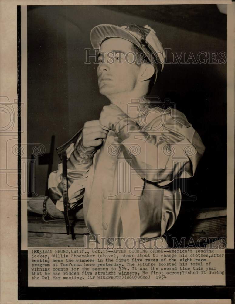1954 Press Photo Jockey Willie Shoemaker at Tanforan Races in California- Historic Images