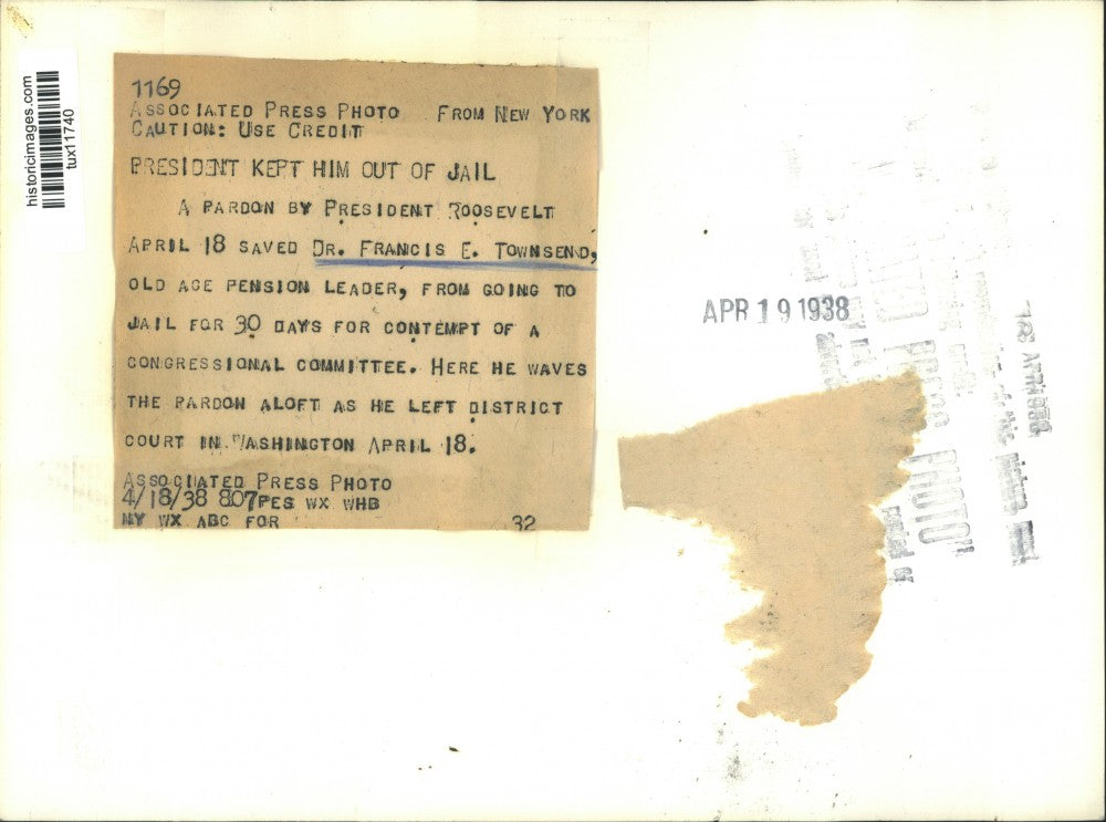 1938 Press Photo Dr. Francis E. Townsend Holding Pardon at Court in Washington