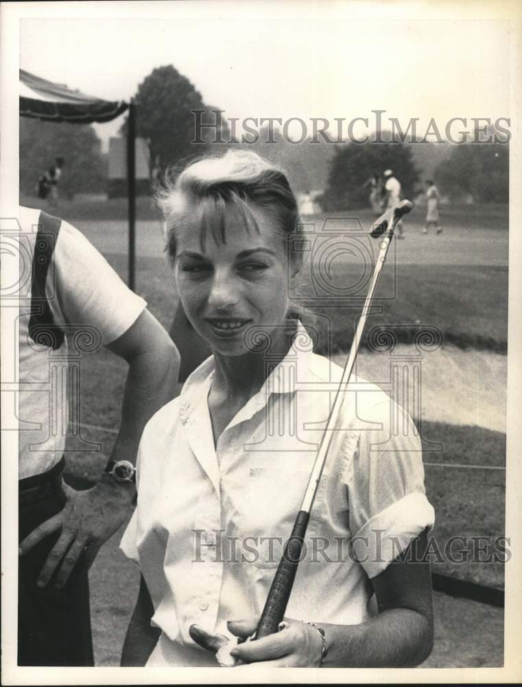 1957 Press Photo Golfer Marlene Bauer Hagge at Championship in New York- Historic Images