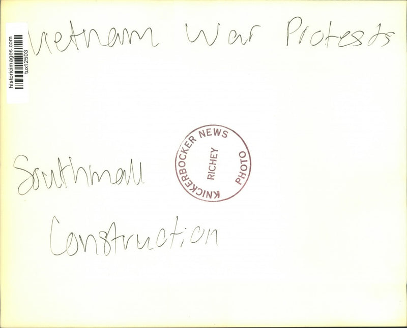 Load image into Gallery viewer, Press Photo Southmall Construction Vietnam War Protesters at Demonstration
