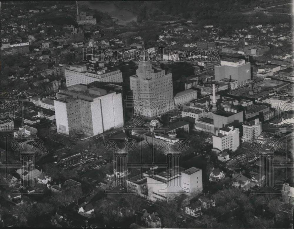1955 Press Photo Aerial view of the Mayo Clinic buildings in Rochester Historic Images