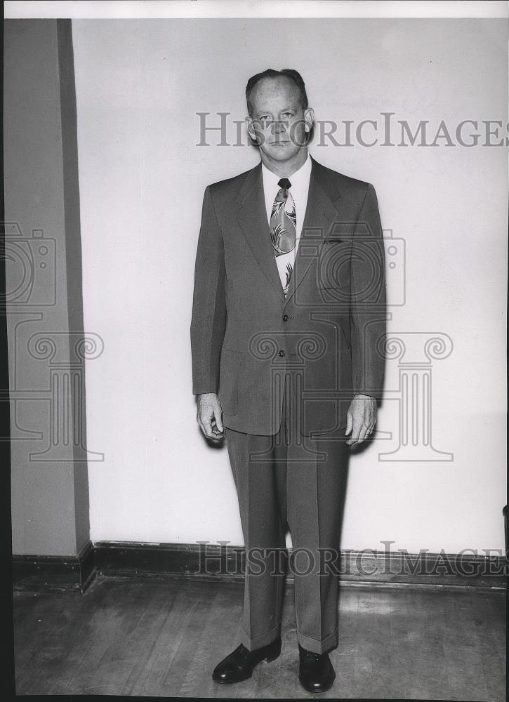 1952 Press Photo WSC backfield football coach, Roger Grove - sps06638 - Historic Images