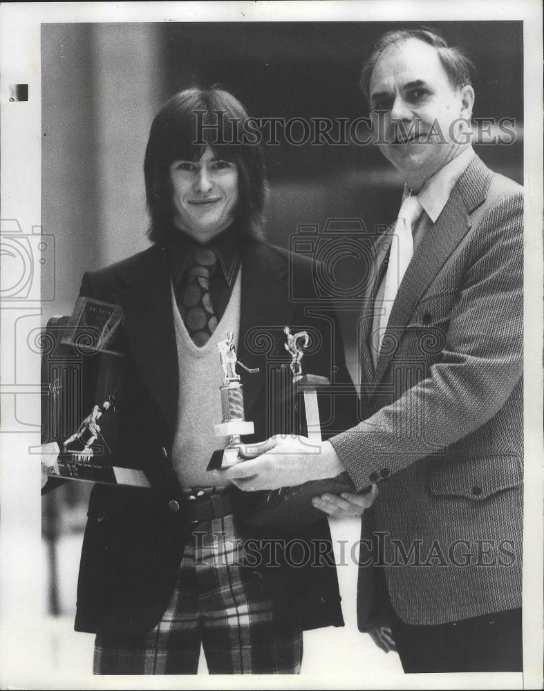 1973 Press Photo Hockey&#39;s Don Gorman and company pose with trophies - sps06888 - Historic Images