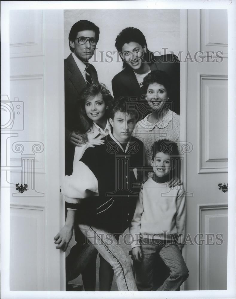 1987 Press Photo Cast of "The New Adventures of Beans Baxter" with Jon