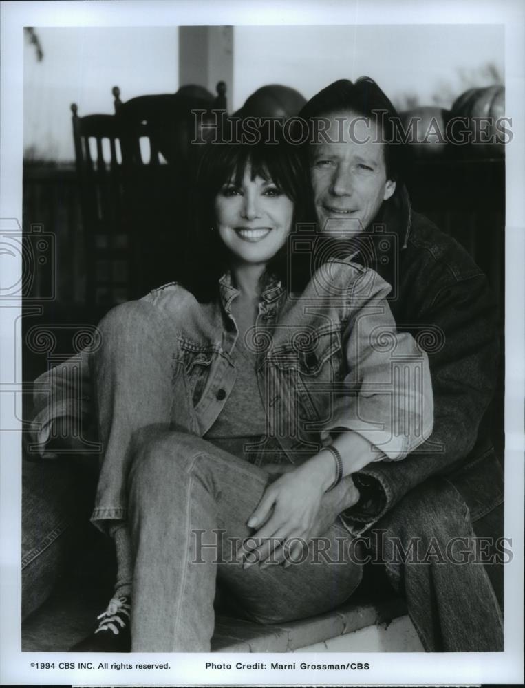 1994 Press Photo Marlo Thomas and Peter Strauss star in Reunion, on CBS. - Historic Images