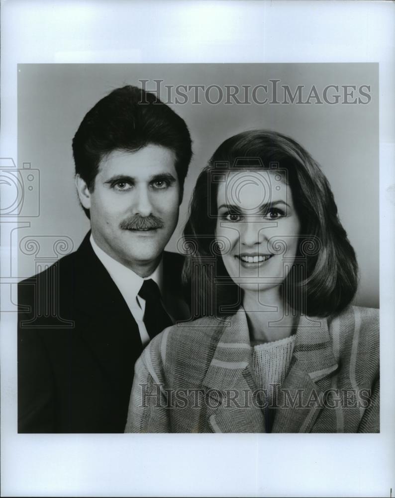 1990 Press Photo Michael Gold and Alanna Davis hosts of Reunion. - spp13687 - Historic Images