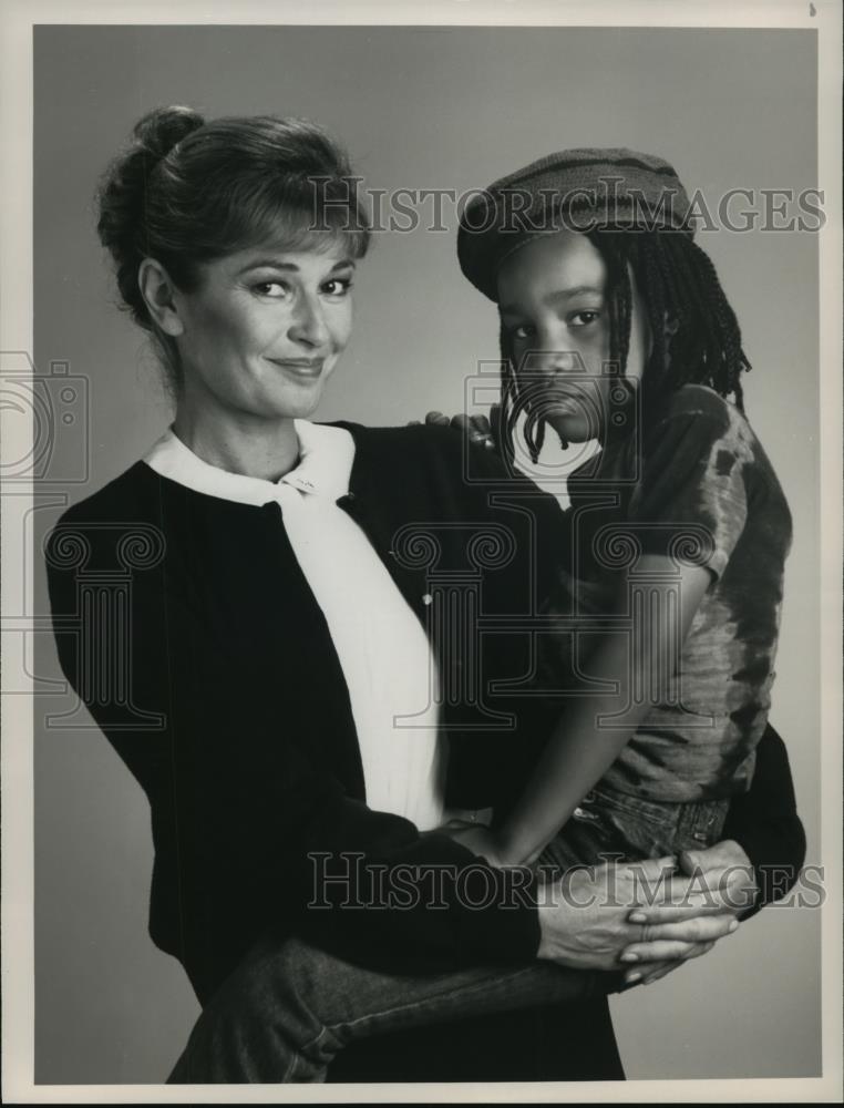 1989 Press Photo Stephanie Beacham and Joel Robinson star on Sister Kate, on NBC - Historic Images