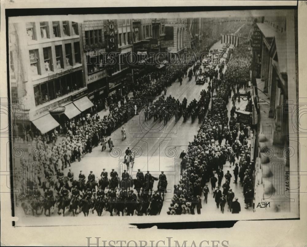 1929 Press Photo New York Parade Ramsay MacDonald arrives in NYC - neny23405 - Historic Images