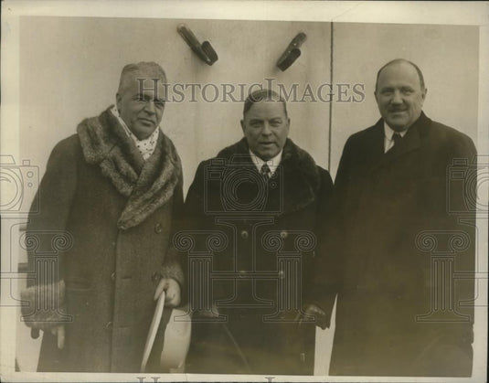 1926 Press Photo NEW YORK CANADIAN OFFICIALS ARRIVE ON THE S.S. MAJESTIC NYC - Historic Images