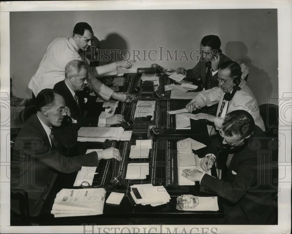1948 Press Photo New York Harris, Upham & Co Brokerage Clerks NYC - neny23707 - Historic Images