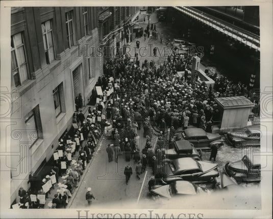 1947 Press Photo New York Cotton Exchange Closed by AFL Strike NYC - neny23715 - Historic Images
