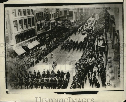 1929 Press Photo New York police when MacDonald arrives in US at NYC - neny23833 - Historic Images