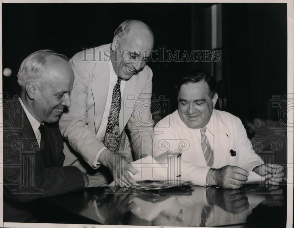 1940 Press Photo New York Mayor LaGuadua at Military Training Hearing NYC - Historic Images