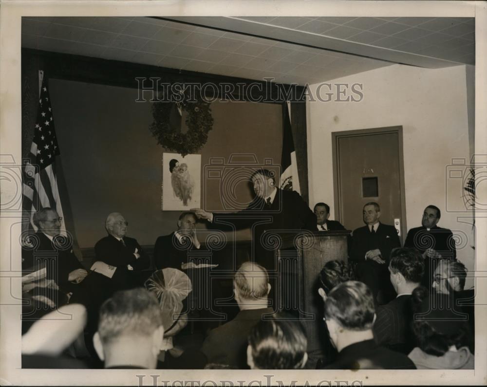 1940 Press Photo New York Mayor F.H. LaGuardia addressed at City Health Center - Historic Images