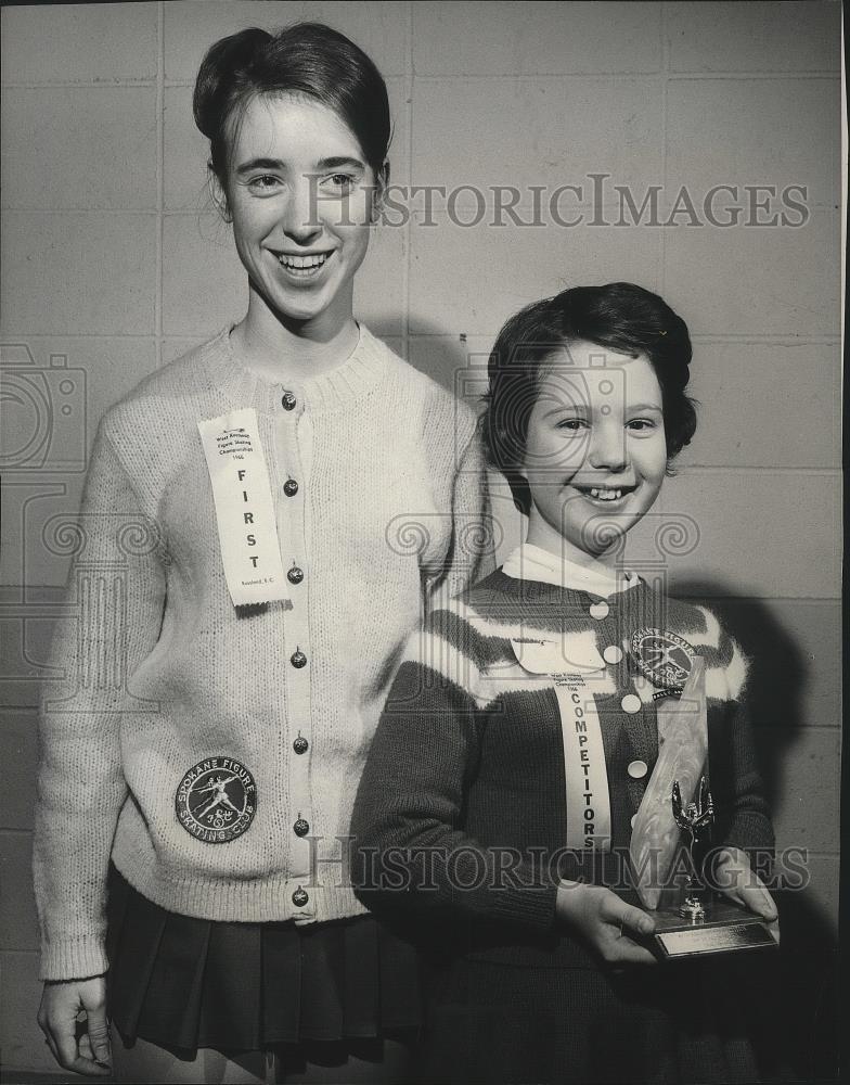 1966 Press Photo Spokane Figure Skating Club&#39;s Gloria Goodner &amp; Sally Weis - Historic Images