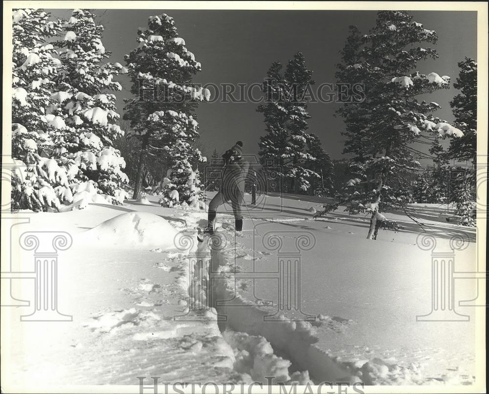 1993 Press Photo Cross Country skiing at Big Sky Country of Montana - sps07412 - Historic Images