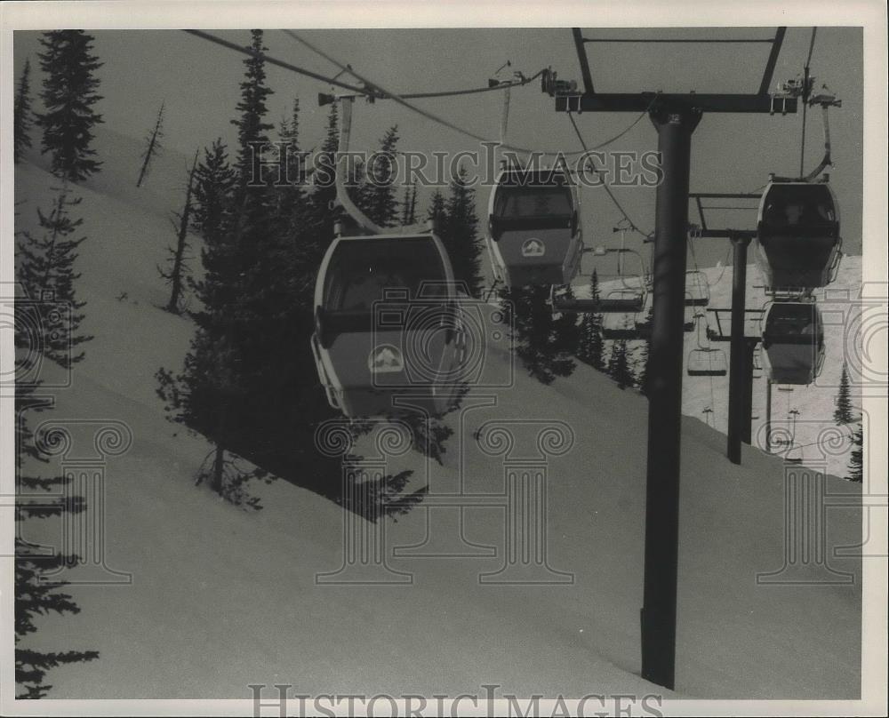 1990 Press Photo Ski lifts at Big Mountain skiing area in Montana - sps07434 - Historic Images