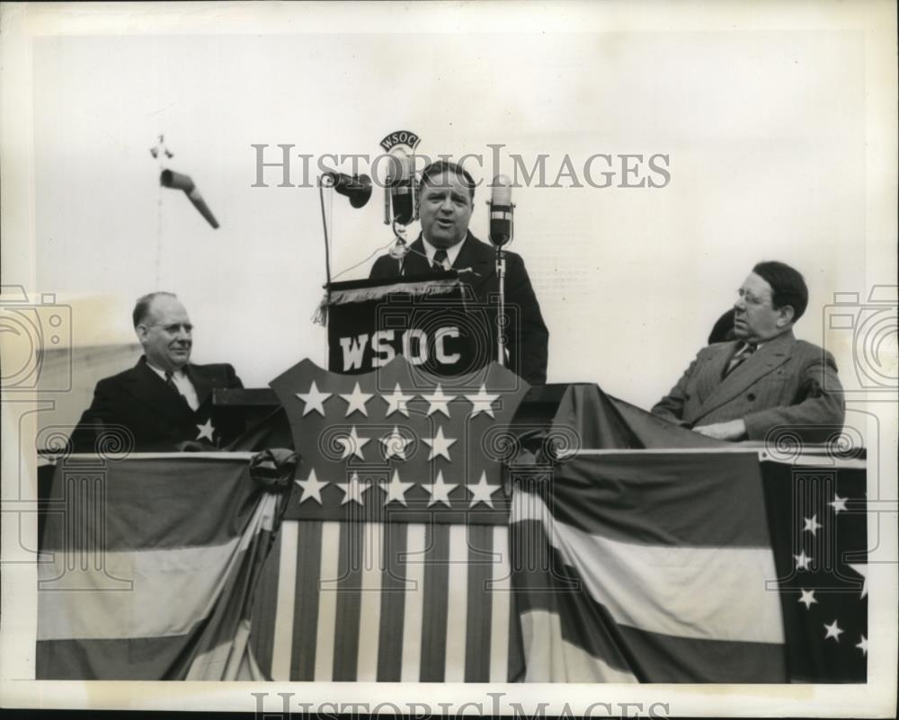 1941 Press Photo NEW YORK DEDICATION OF BEN E. DOUGLAS AIRPORT NYC - neny24703 - Historic Images