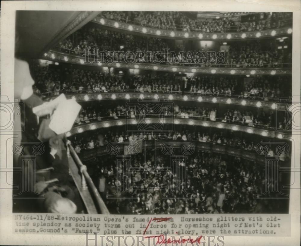 1944 Press Photo NEW YORK OPENING NIGHT OF MET&#39;S 61ST SEASON NYC - neny25103 - Historic Images