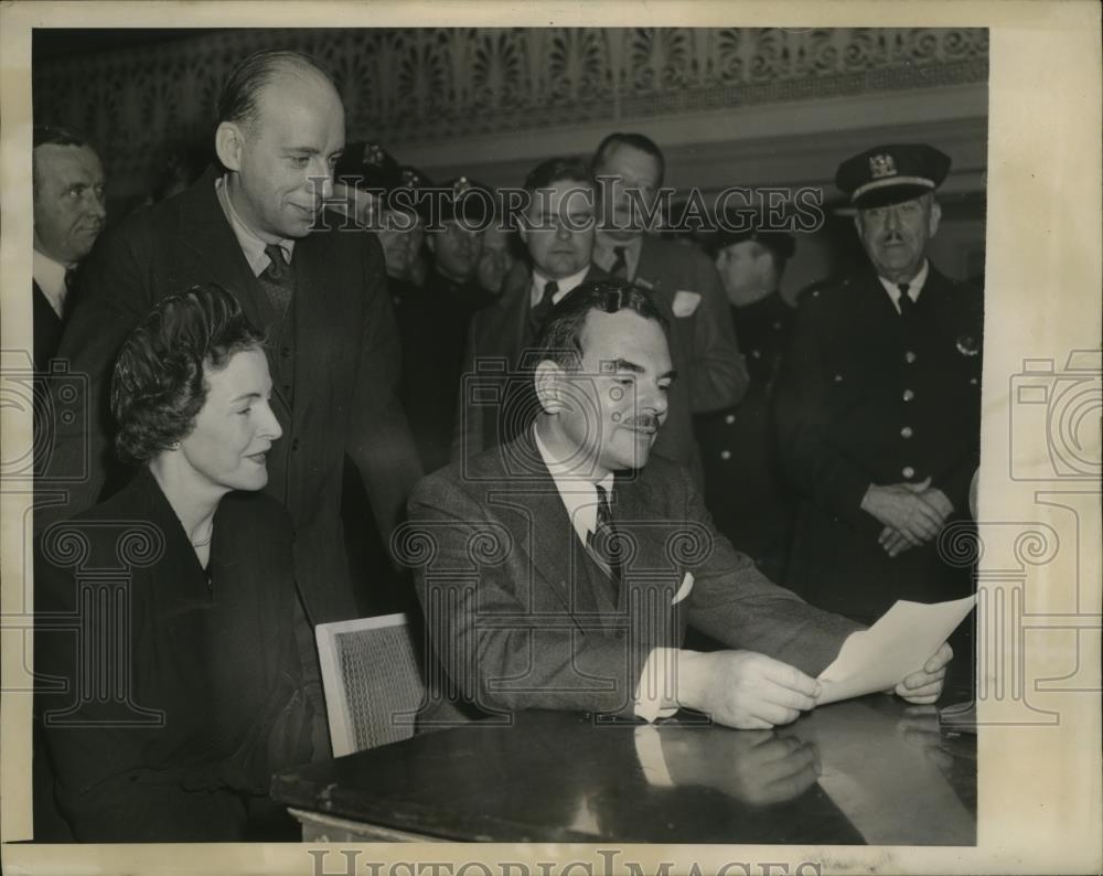 1944 Press Photo New York Gov and Mrs. Thomas Dewey concedes Defeat NYC - Historic Images