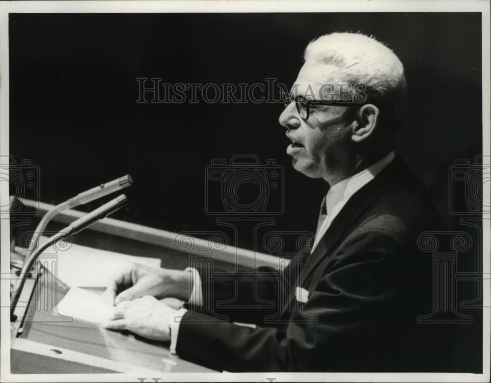 1965 Press Photo New York U.S Ambassador Arthur Goldbegh speech at UN Assembly - Historic Images