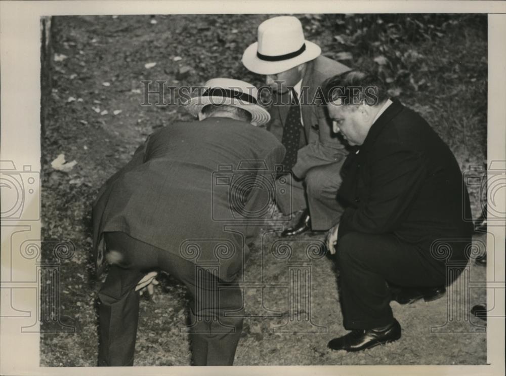 1940 Press Photo New York Mayor LaGuardia at Site of Central Park Bombing NYC - Historic Images