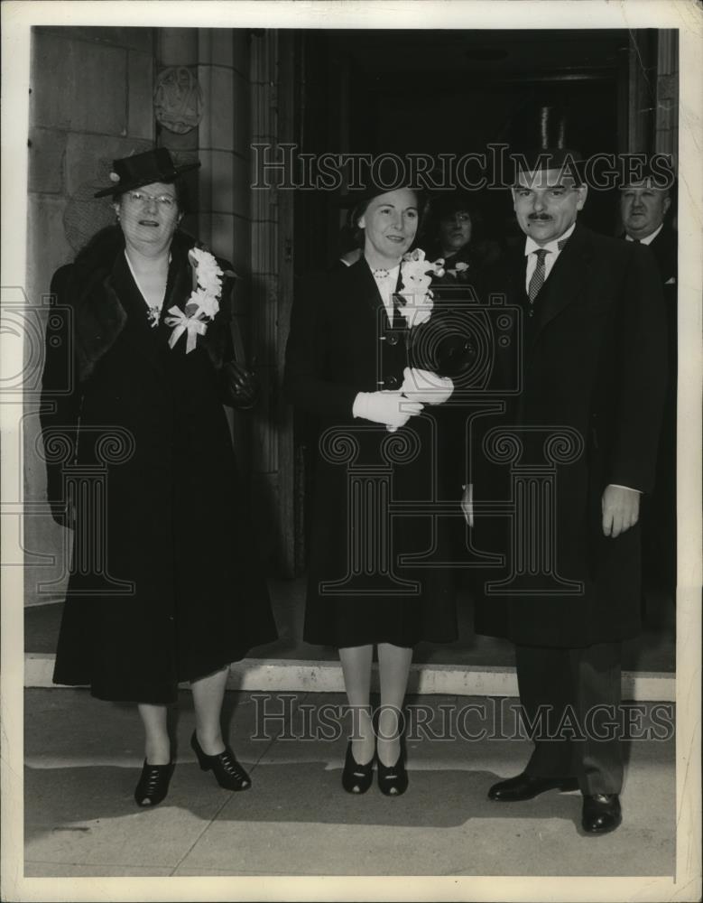 1941 Press Photo New York Mr &amp; Mrs Thomas E Dewey &amp; mom Mrs G Dewey in NYC - Historic Images