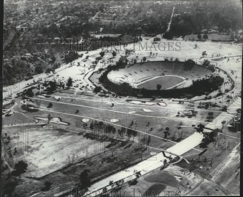 1968 Press Photo The Rose Bowl is the background of the Brookside Golf Course - Historic Images