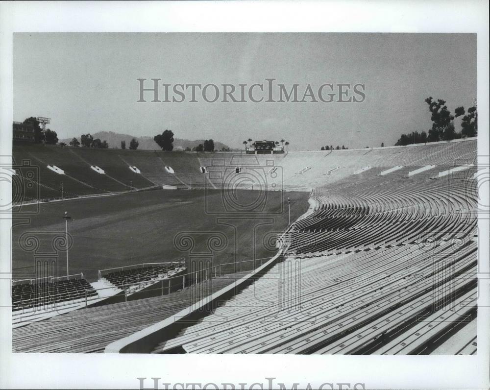 1984 Press Photo A general view of an empty outdoor stadium - sps07340 - Historic Images