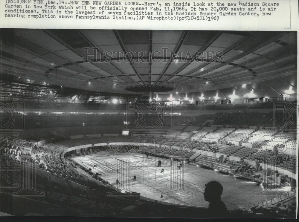 1967 Press Photo Inside the almost completed Madison Square Garden in New York - Historic Images