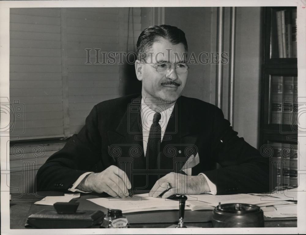 1940 Press Photo State Senator Robert Hendrickson to debate opponent in Trenton - Historic Images