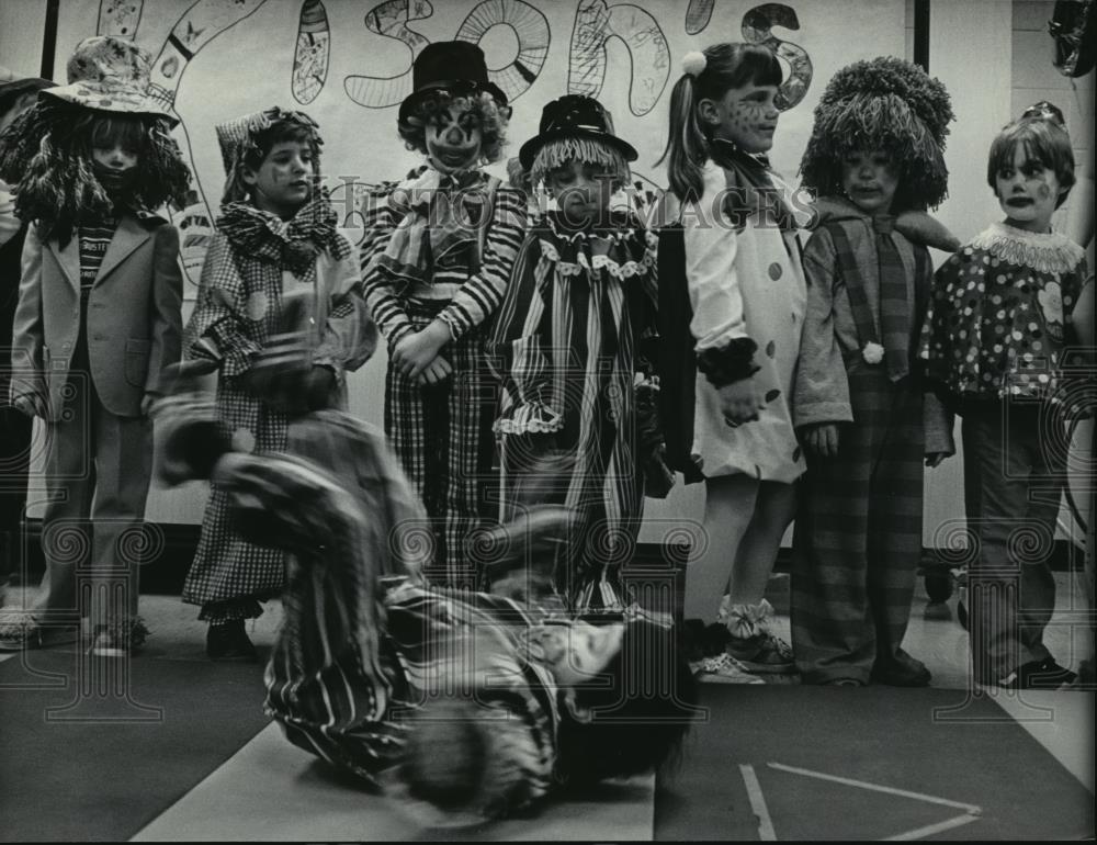 1984 Press Photo Kindergarteners clown around in class - mja75040 - Historic Images