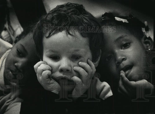 1991 Press Photo At the Children's Outing Associations New Center Children Play - Historic Images
