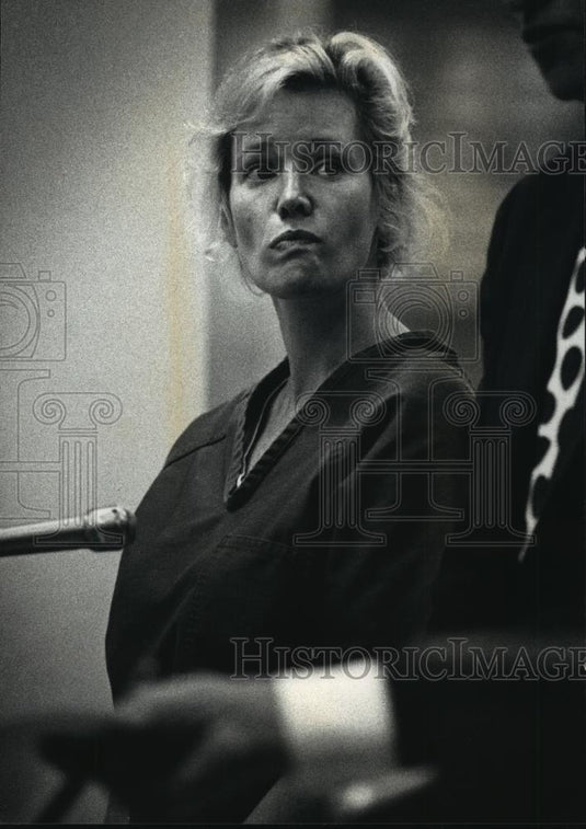 1992 Press Photo Leigh Ann Conley pleads not guilty in Circuit Court - mja87964 - Historic Images