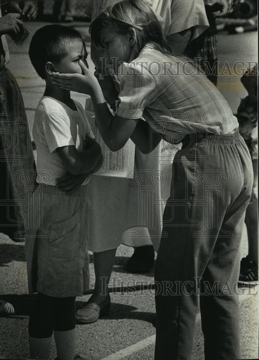 1990 Press Photo Richard and Melissa Davis, Zablocki Elementary School Students - Historic Images